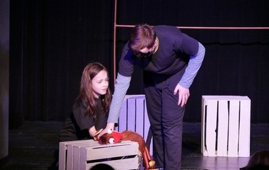 Premiera spektaklu "Dzi&oacute;b w dzi&oacute;b" Teatru Lalek Muchomor (26 marca 2023) 17
