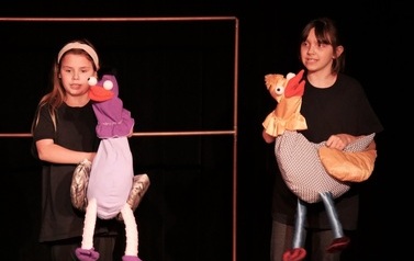 Premiera spektaklu "Dzi&oacute;b w dzi&oacute;b" Teatru Lalek Muchomor (26 marca 2023) 32