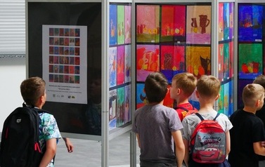 Wernisaż prac uczestnik&oacute;w lekcji galeryjnych (7 czerwca 2023)  13