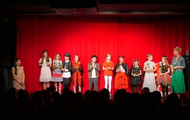Teatrzyk Pinezka - "Na Podw&oacute;rzu" i inscenizacje w wykonaniu Teatru Agrafka (17 czerwca 2023) 3