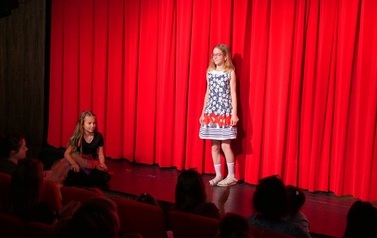 Teatrzyk Pinezka - "Na Podw&oacute;rzu" i inscenizacje w wykonaniu Teatru Agrafka (17 czerwca 2023) 4