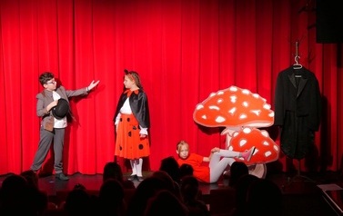 Teatrzyk Pinezka - "Na Podw&oacute;rzu" i inscenizacje w wykonaniu Teatru Agrafka (17 czerwca 2023) 7