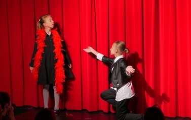 Teatrzyk Pinezka - "Na Podw&oacute;rzu" i inscenizacje w wykonaniu Teatru Agrafka (17 czerwca 2023) 8