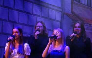 Koncert "Wiecz&oacute;r francuski" w wykonaniu KENSINGERS (27 września 2023) 7