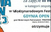 Dyplomy i statuetki z Międzynarodowego Festiwalu Piosenki Gdynia OPEN 7