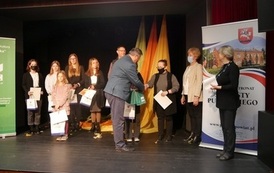 Eliminacje powiatowe do 25. Jesiennego Konkursu Recytatorskiego "Śmiechem-żartem" (15 listopada 2021)