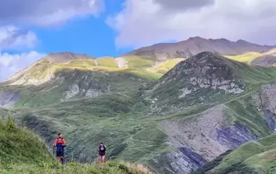 Zdjęcie do "Wok&oacute;ł Białej G&oacute;ry - moja przygoda na Tour du Mont Blanc". Spotkanie podr&oacute;żnicze z Kubą Kijewskim